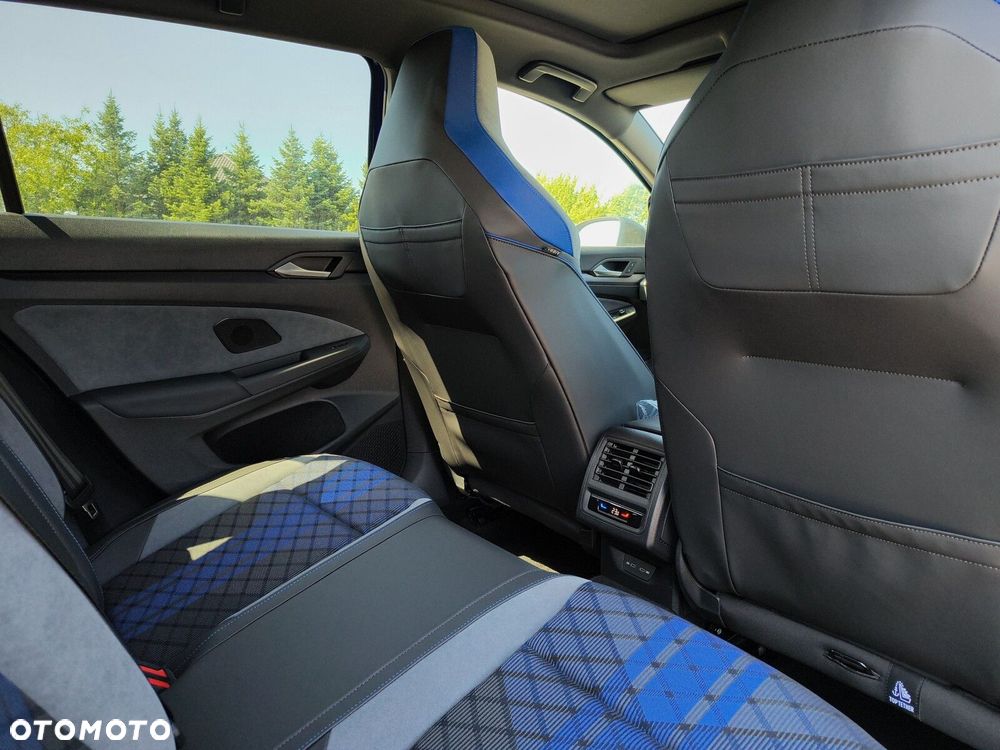 Volkswagen Golf Variant 2.0 TSI 4Motion R - 18