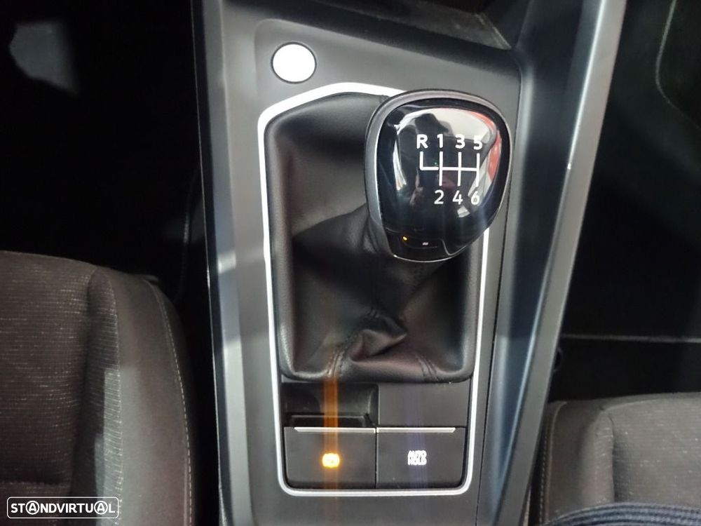 VW Golf 1.0 TSI Life - 32