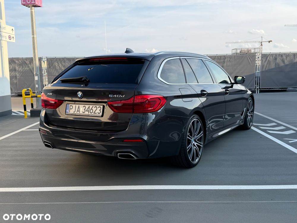 BMW Seria 5 540d xDrive Sport Line - 7