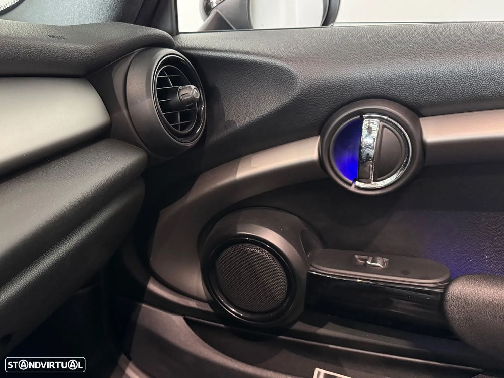 MINI Cabrio Cooper D - 23