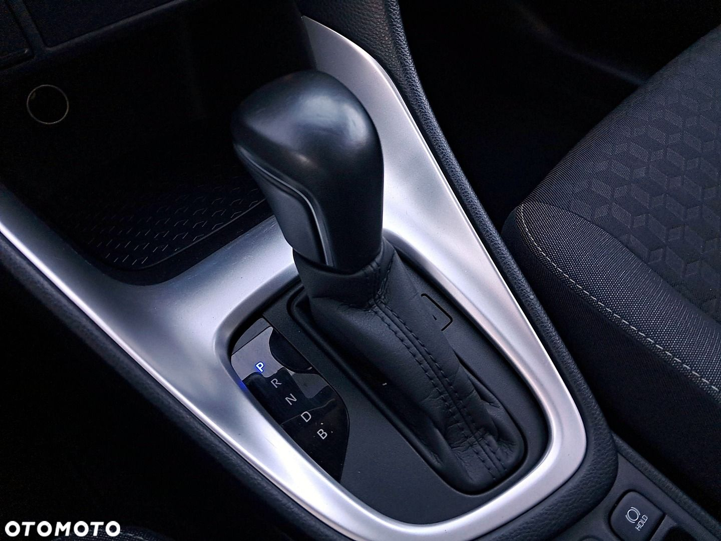 Toyota Yaris Hybrid 1.5 Comfort - 22