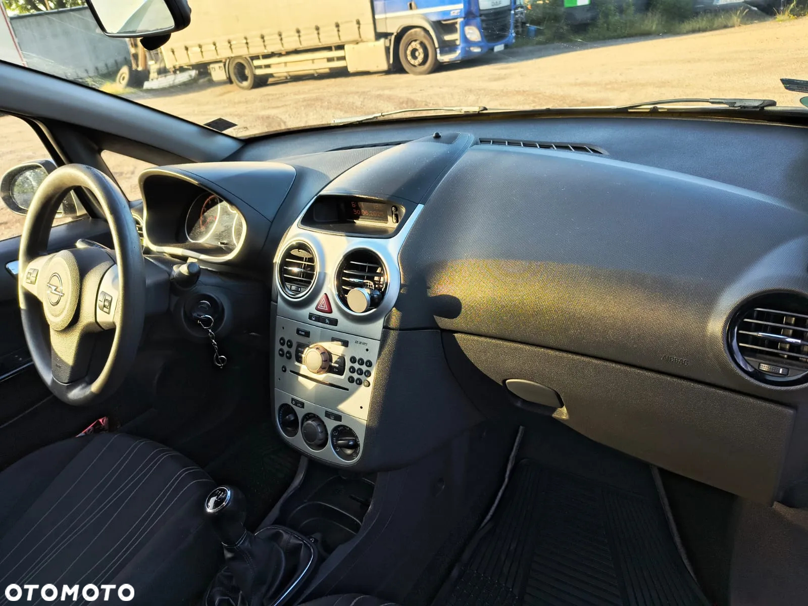 Opel Corsa 1.2 16V - 8