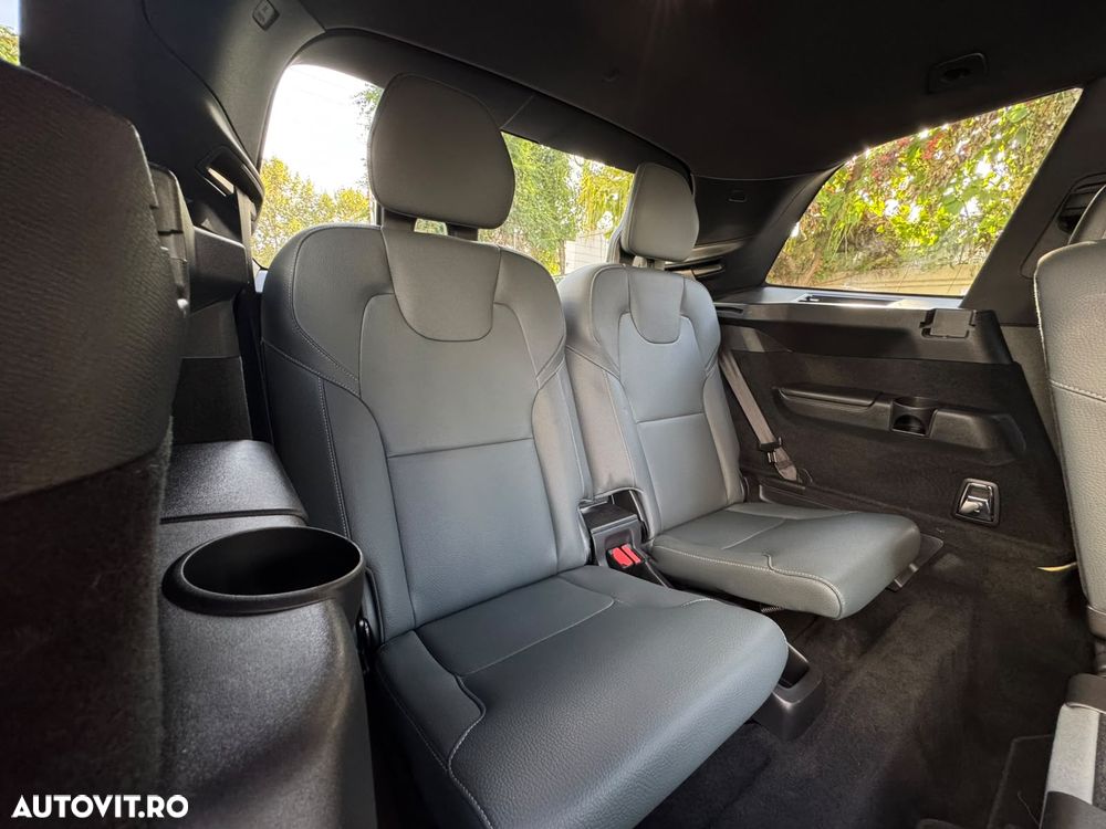 Volvo XC 90 B5 MHEV AWD 7 locuri Momentum Pro - 12