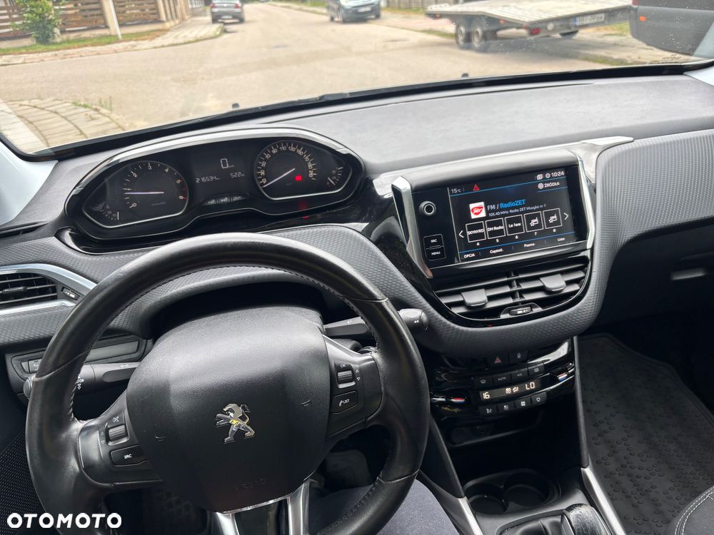 Peugeot 2008 BlueHDi 100 STOP & START Style - 18
