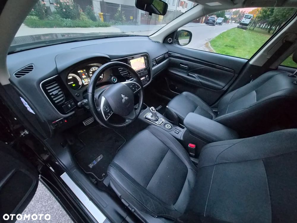 Mitsubishi Outlander - 27