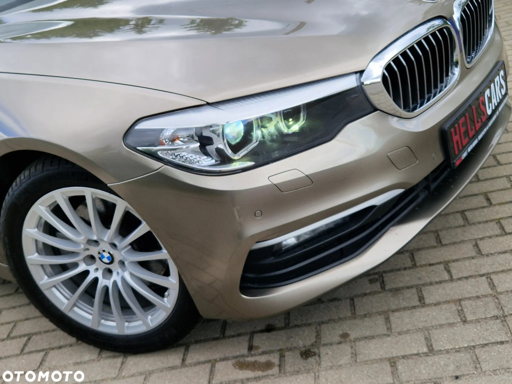 BMW Seria 5 520d xDrive Touring - 16