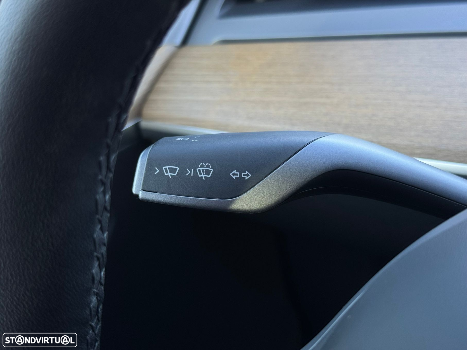 Tesla Model Y Long Range Tração Integral - 27