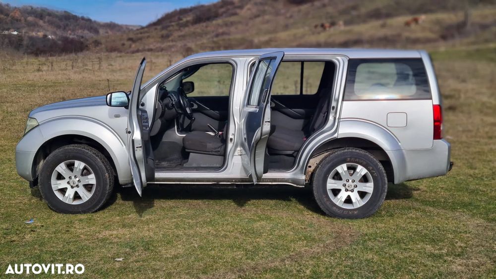 Nissan Pathfinder 2.5 dCi Comfort - 11