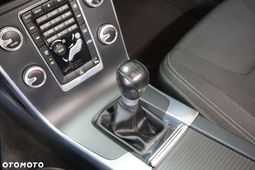 Volvo V60 DRIVe Kinetic - 32