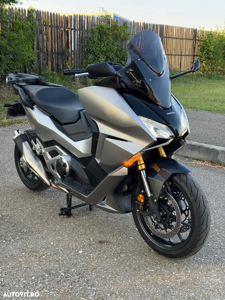 Honda Forza 750 - 8