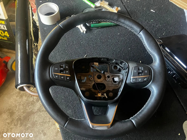 KIEROWNICA MULTIFUNKCYJNA FORD FIESTA MK8 VIGNALE