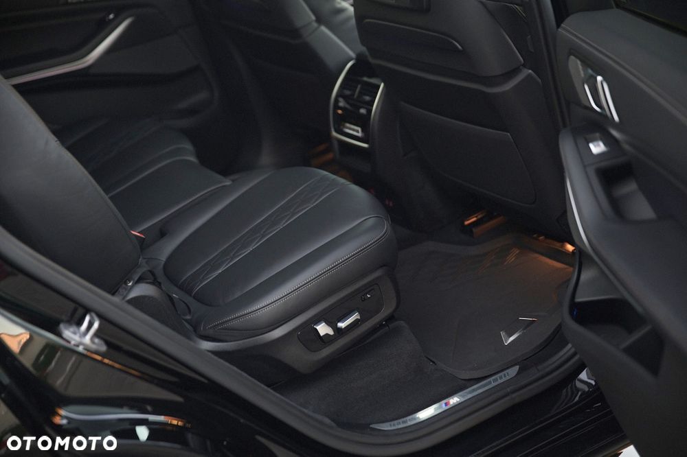 BMW X7 xDrive40i sport - 24