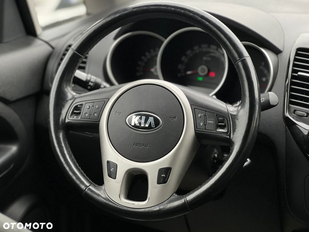 Kia Venga - 24