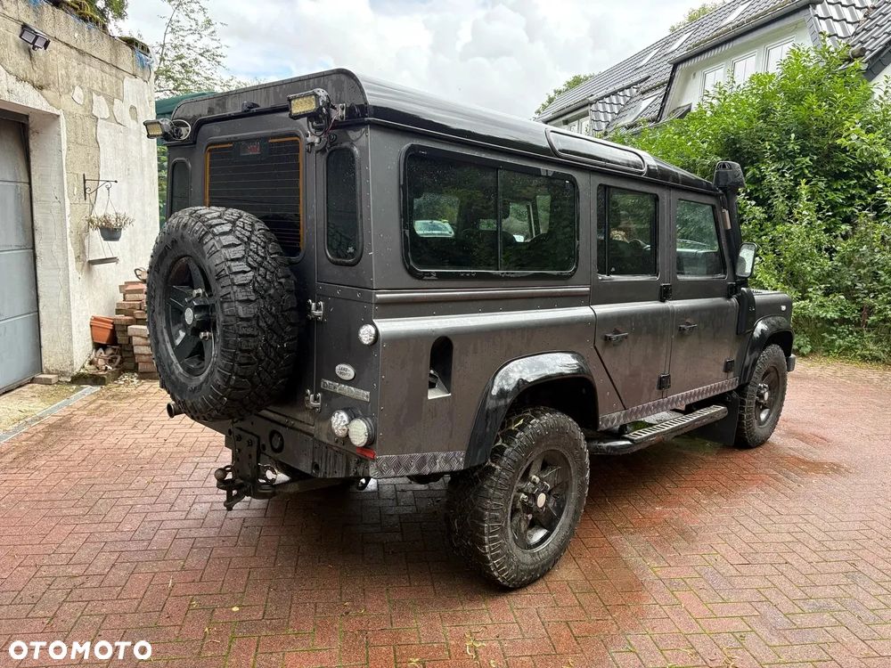 Land Rover Defender 110 SE - 5