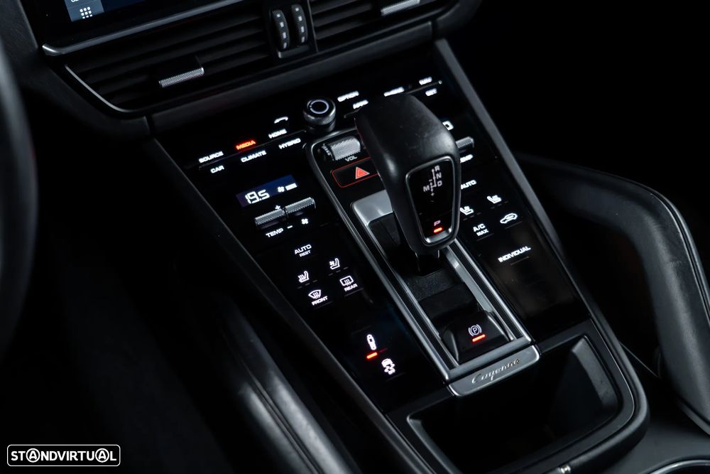 Porsche Cayenne - 27