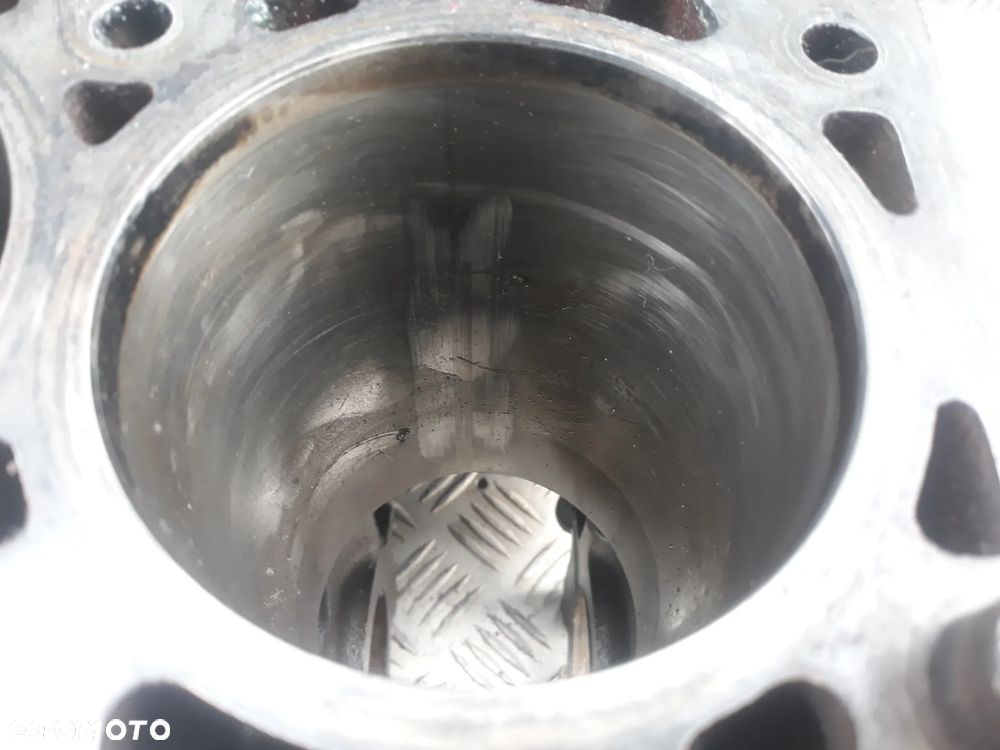 BLOK SILNIKA FORD TRANSIT MK7 2,2 HDI - 6