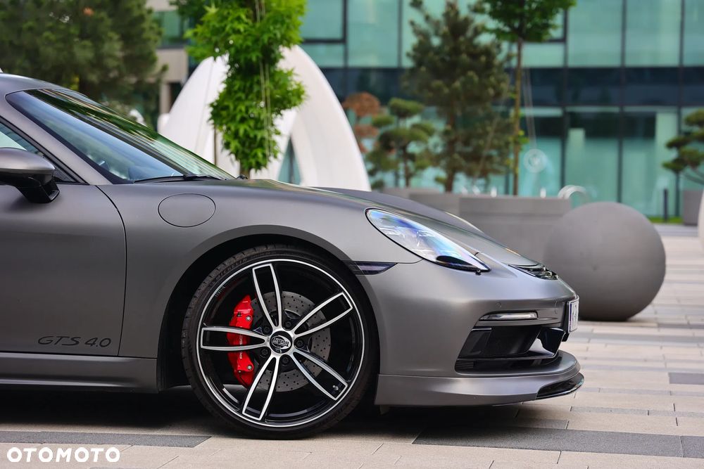 Porsche 718 Cayman - 26