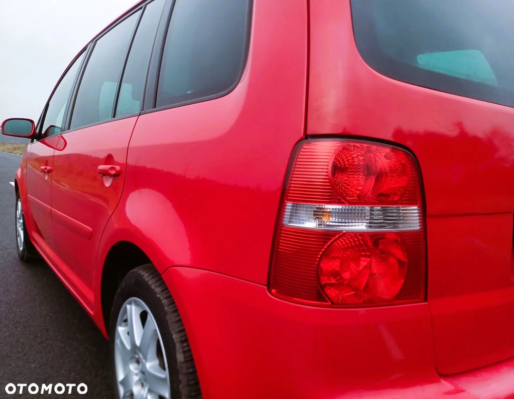 Volkswagen Touran 1.9 TDI Highline - 10