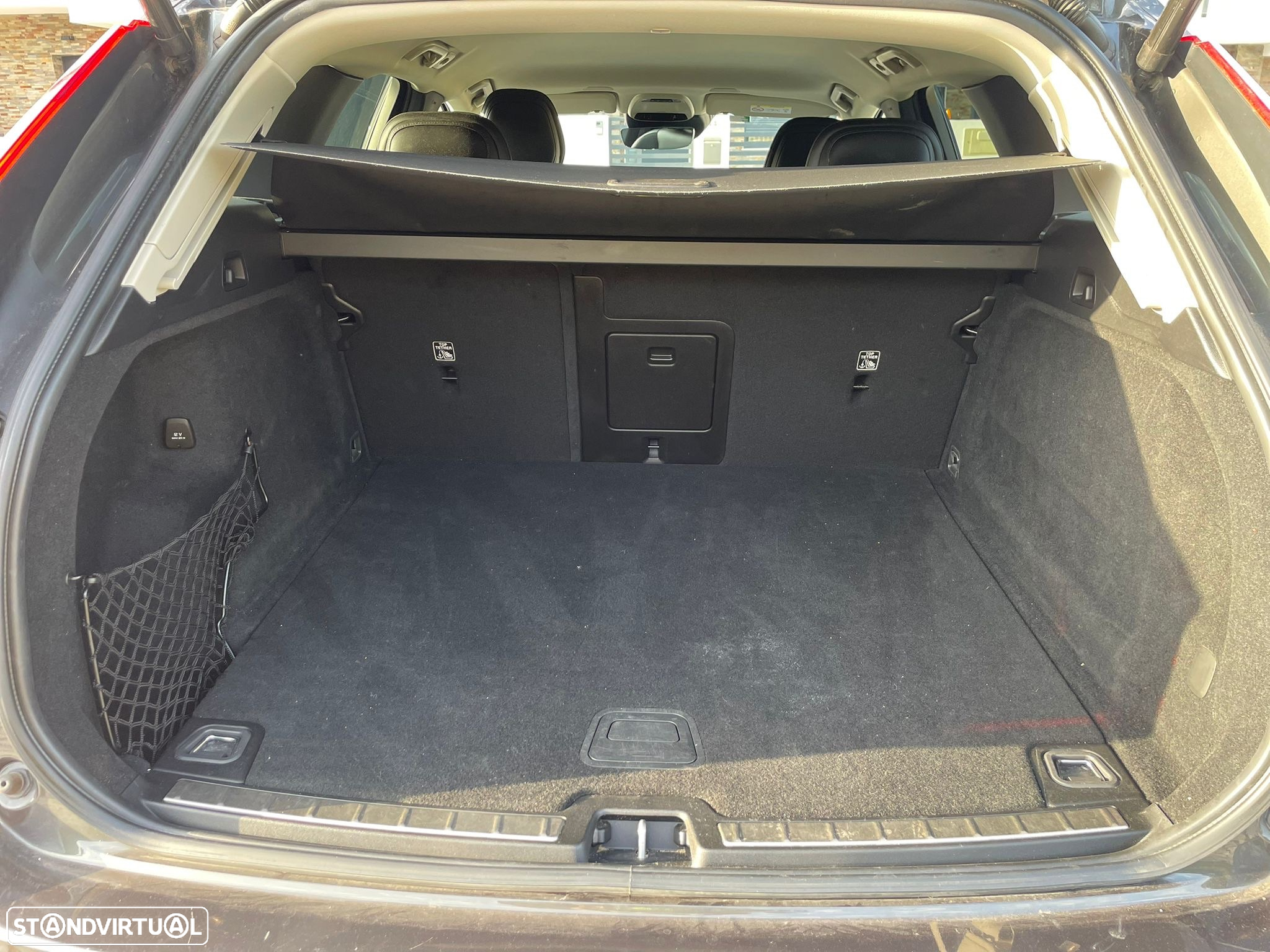 Volvo XC 60 2.0 D4 Momentum Geartronic - 8