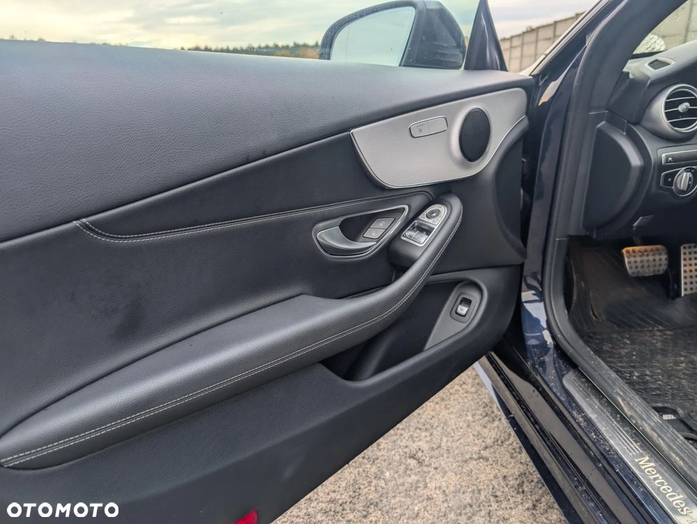Mercedes-Benz Klasa C 300 Coupe 9G-TRONIC AMG Line - 11