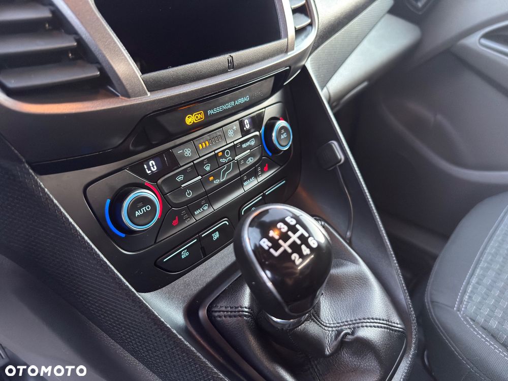 Ford Transit Connect - 10