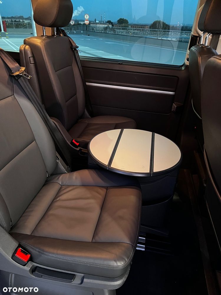 Volkswagen Multivan - 23