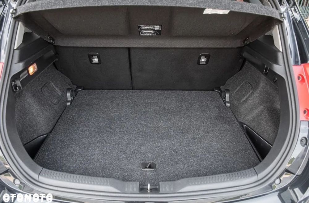 Toyota Auris 1.6 Prestige - 26