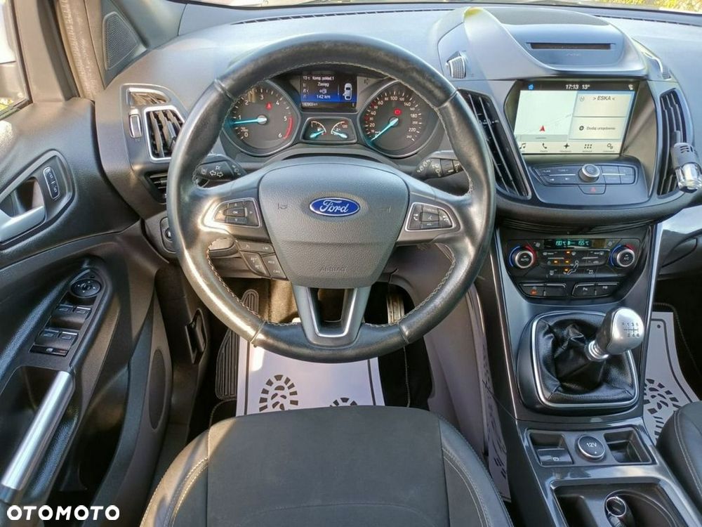 Ford Kuga 2.0 TDCi 2x4 ST-Line - 17