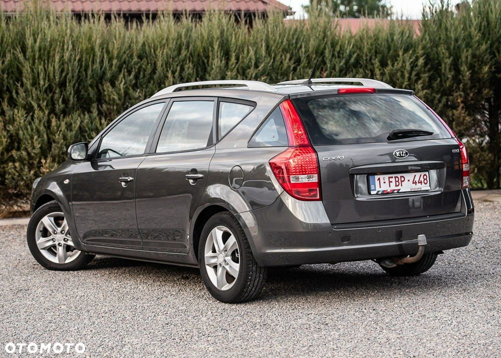 Kia Ceed - 9