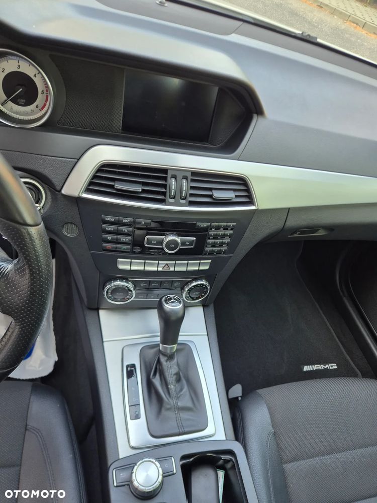 Mercedes-Benz Klasa C 220 CDI 7G-TRONIC Edition - 12