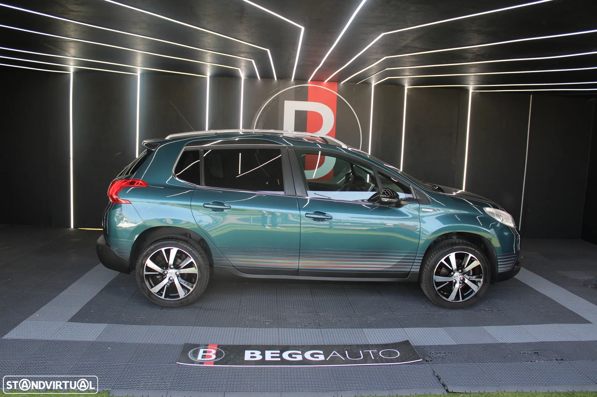 Peugeot 2008 1.2 PureTech Crossway - 1