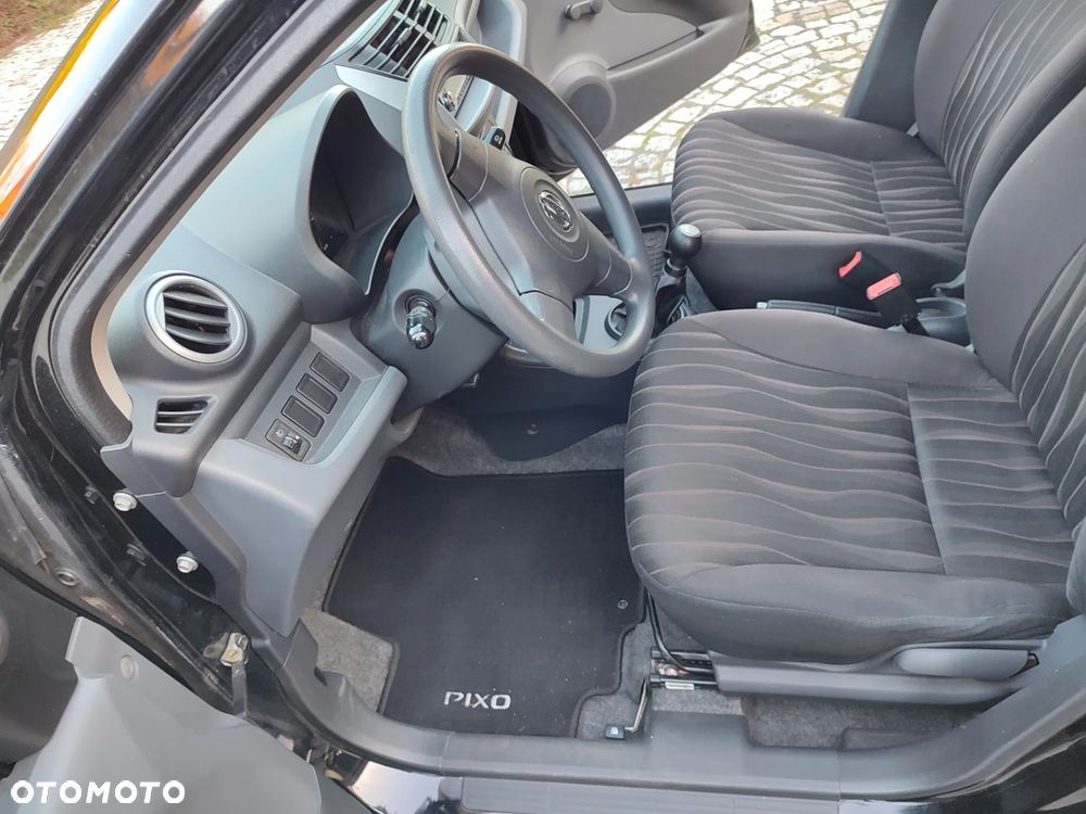 Nissan Pixo - 9