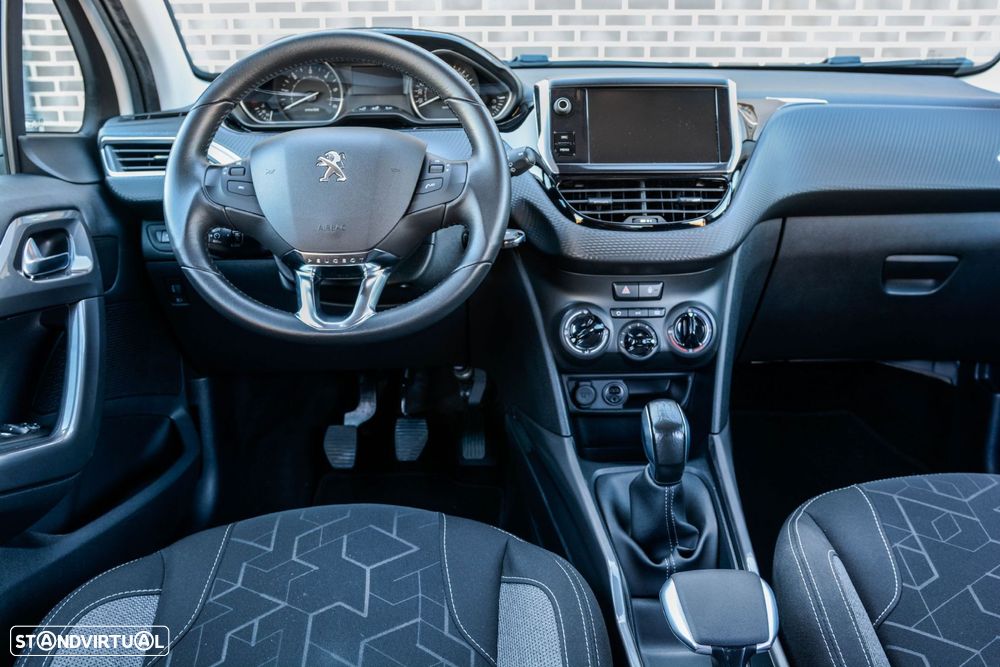 Peugeot 2008 1.5 BlueHDi Signature - 10