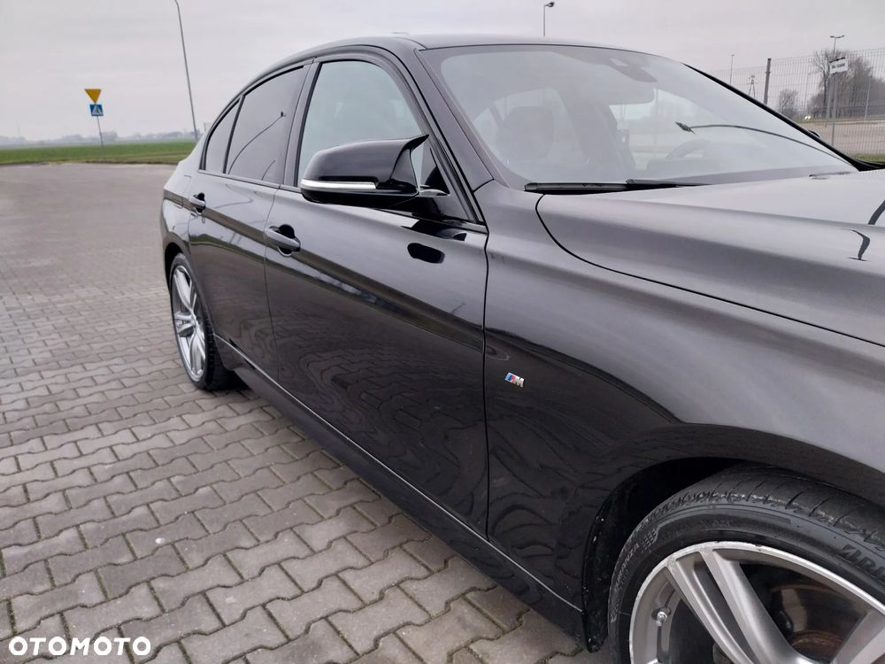 BMW Seria 3 320d Edition M Sport Shadow - 17