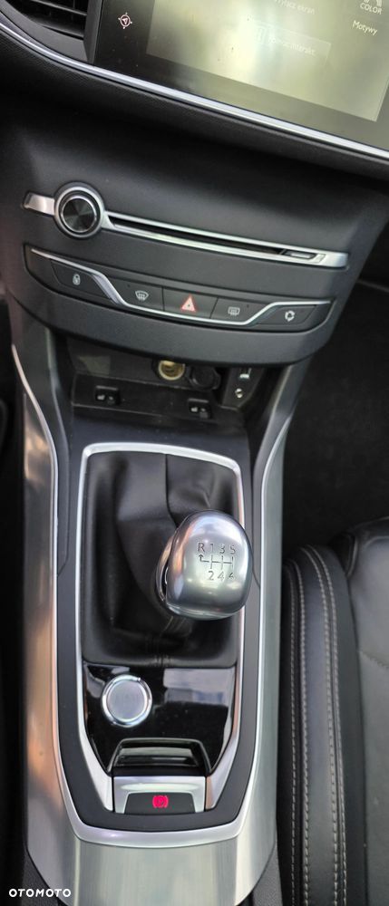 Peugeot 308 1.2 PureTech Style S&S - 16