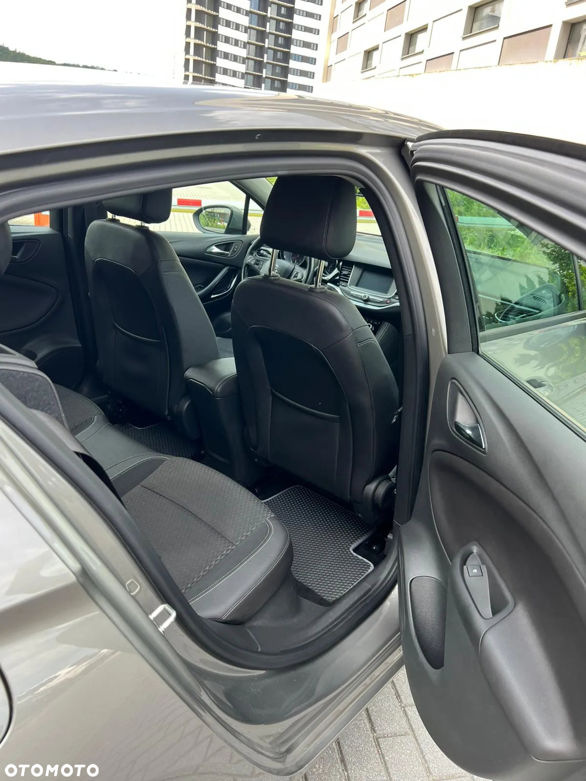 Opel Astra V 1.4 T Dynamic S&S - 11