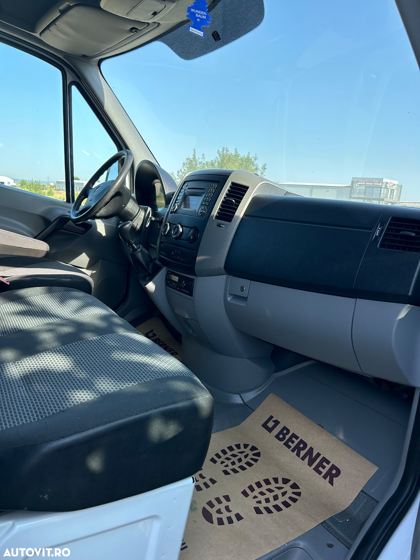 Mercedes-Benz Sprinter - 7