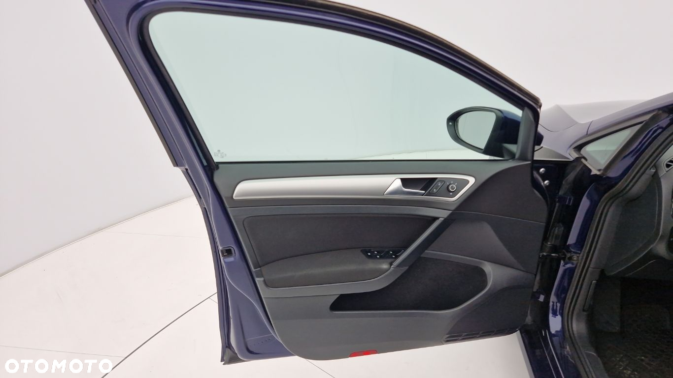 Volkswagen Golf - 14