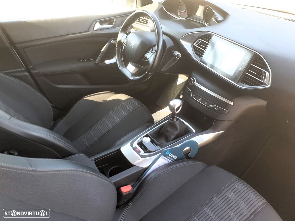 Peugeot 308 1.6 BlueHDi Allure J17 - 30