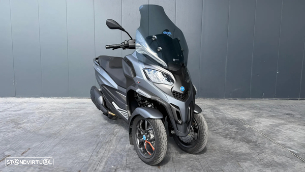 Piaggio MP3  530