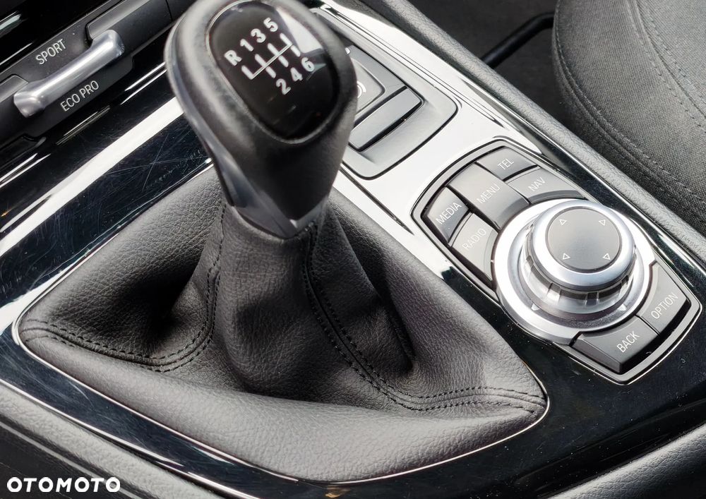 BMW Seria 2 216d Advantage - 31