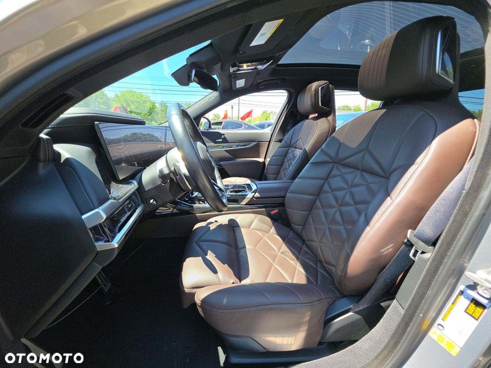 BMW Seria 7 740Li sport - 7