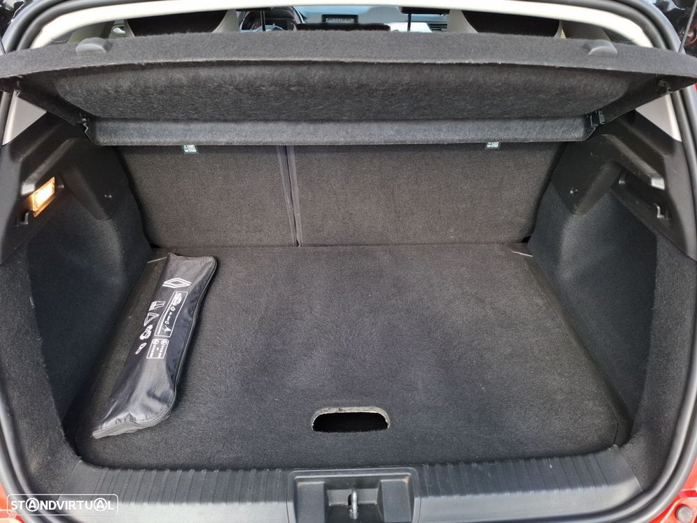 Renault Clio 1.0 TCe Techno Bi-Fuel - 23