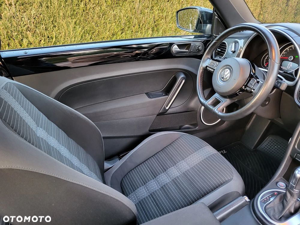 Volkswagen New Beetle - 11