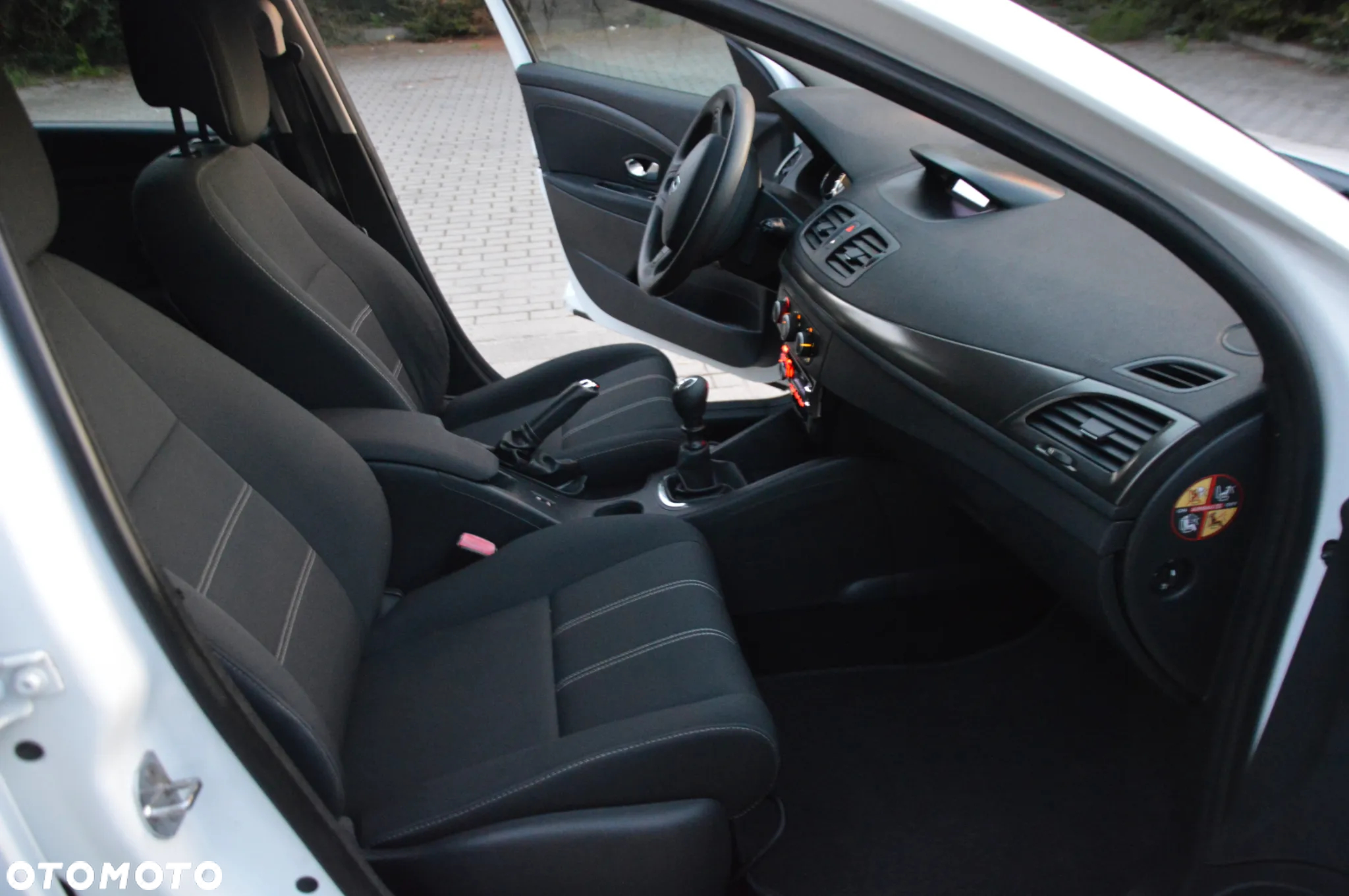 Renault Megane 1.6 16V 110 Authentique - 12
