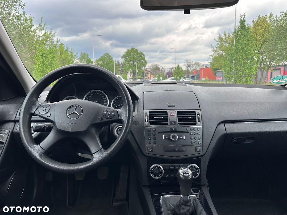 Mercedes-Benz Klasa C 180 Kompressor BlueEFFICIENCY Elegance - 15