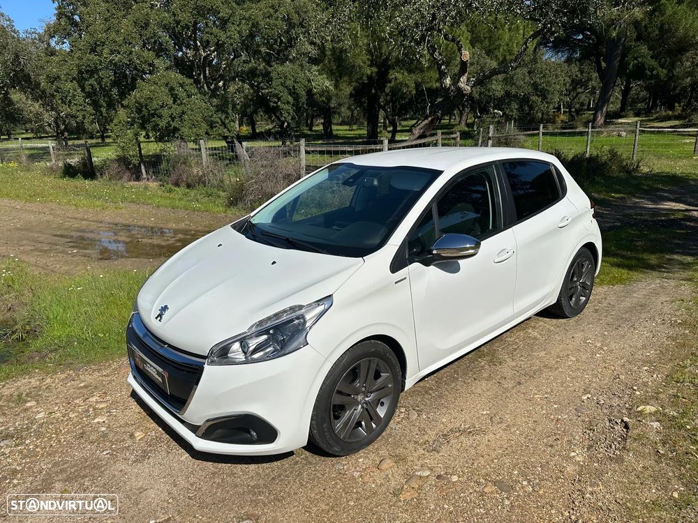 Peugeot 208 - 5