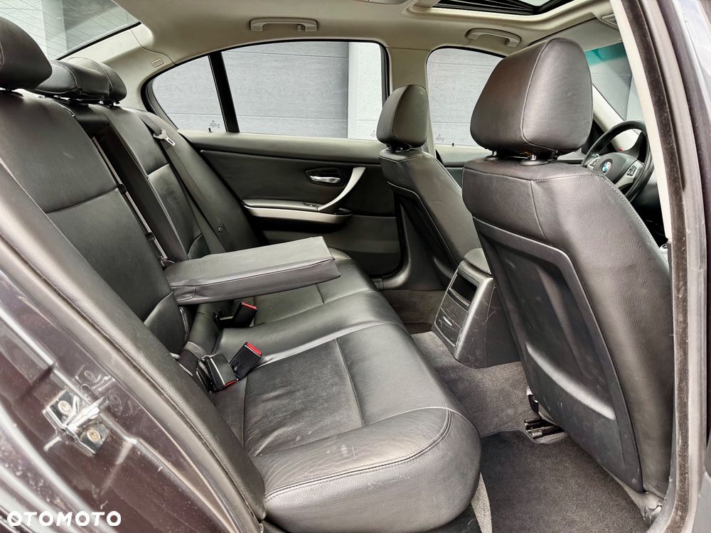 BMW Seria 3 318d - 16