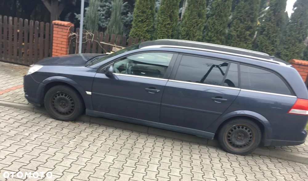 Opel Vectra 2.2 - 1
