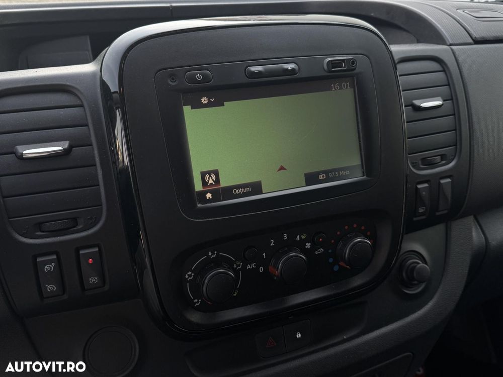Opel vivaro - 11